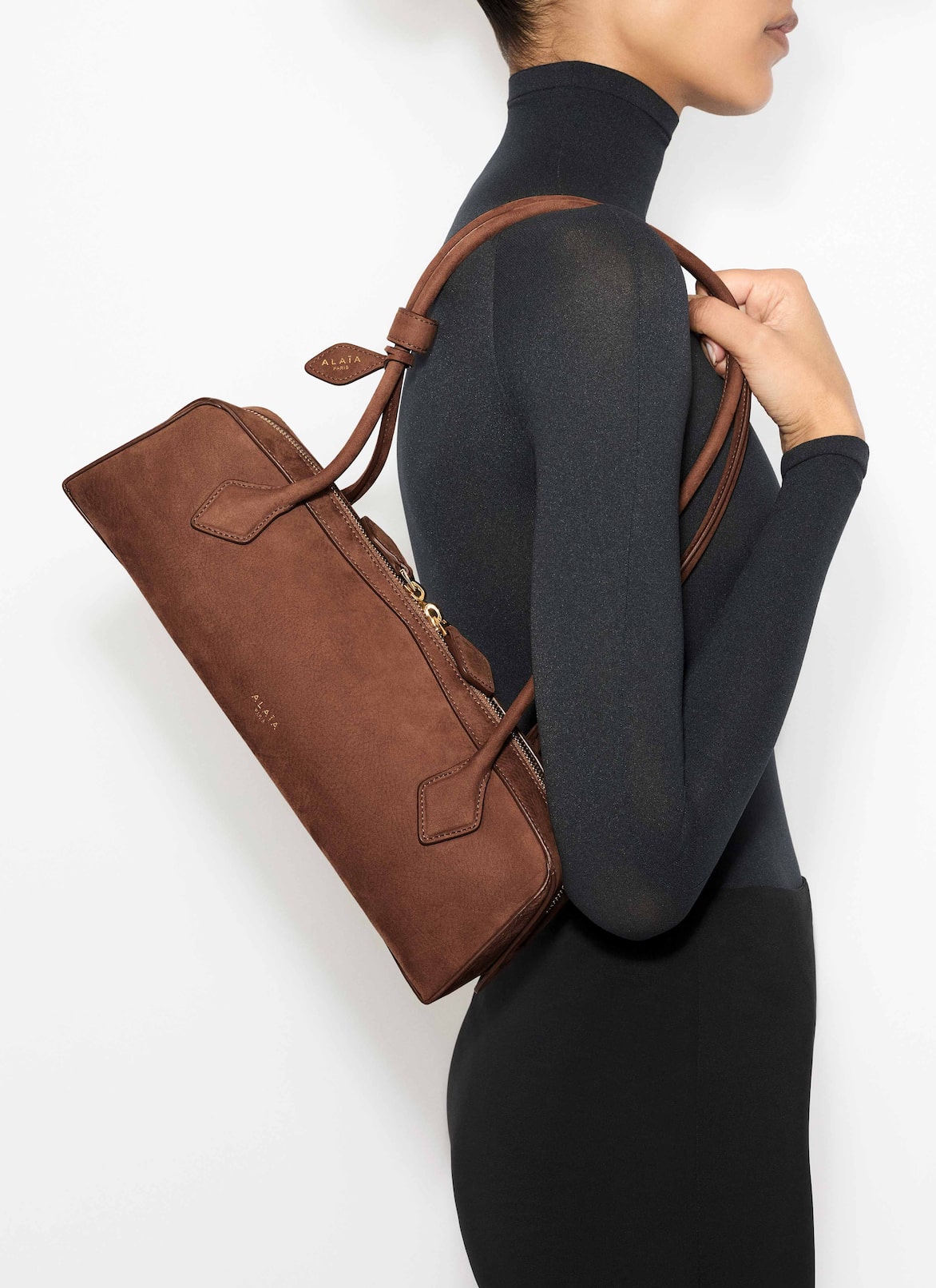 SAC LE TECKEL MEDIUM  EN NUBUCK  ALAÏA MARRON SAC LE TECKEL MEDIUM  EN NUBUCK